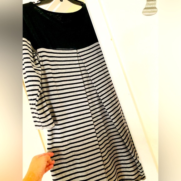 Gently used tunic - Picture 3 of 3